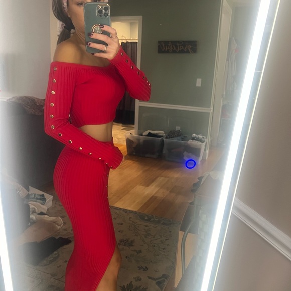 Stunning two piece red set - Picture 1 of 8